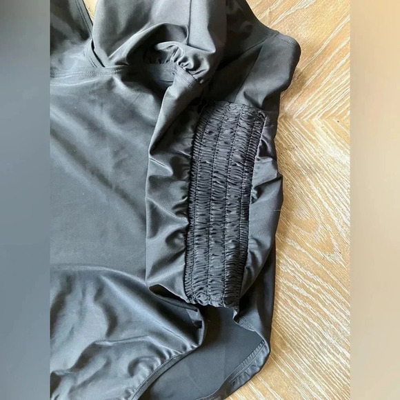 New Motherhood Maternity Women's Beach Bump One Piece Black Halter Swimsuit - Picture 7 of 10